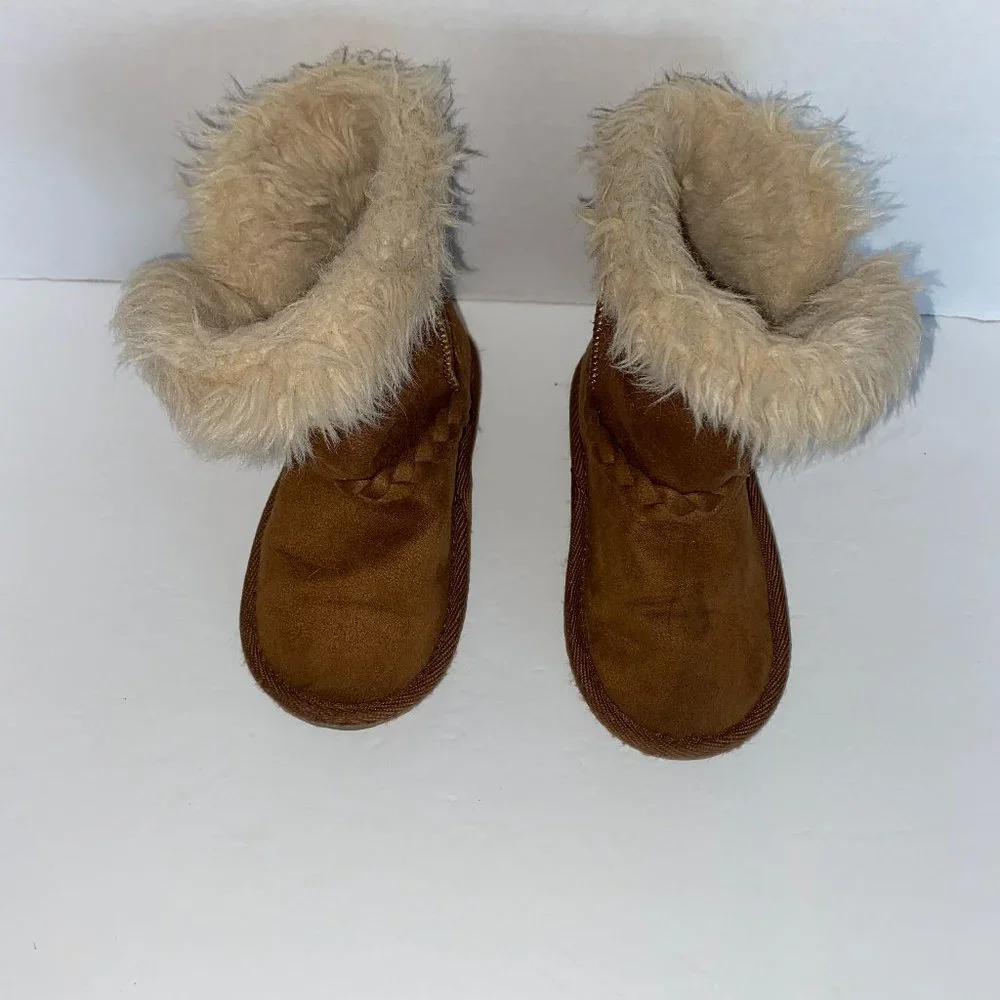 🌸PLACE‎ Faux Fur Boots